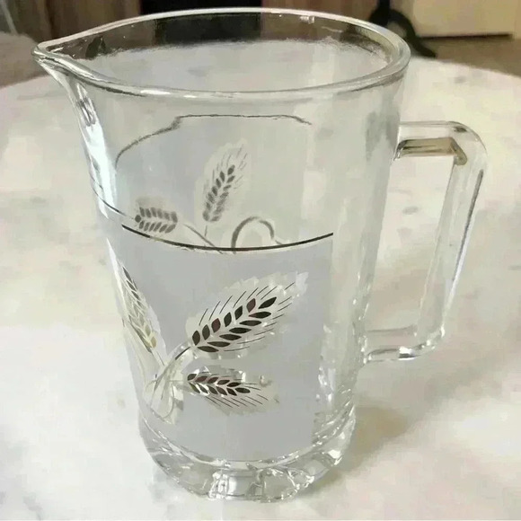 Vintage MCM Libbey heavy glass  pitcher with gold wheat motif. Made in Italy - Picture 1 of 9